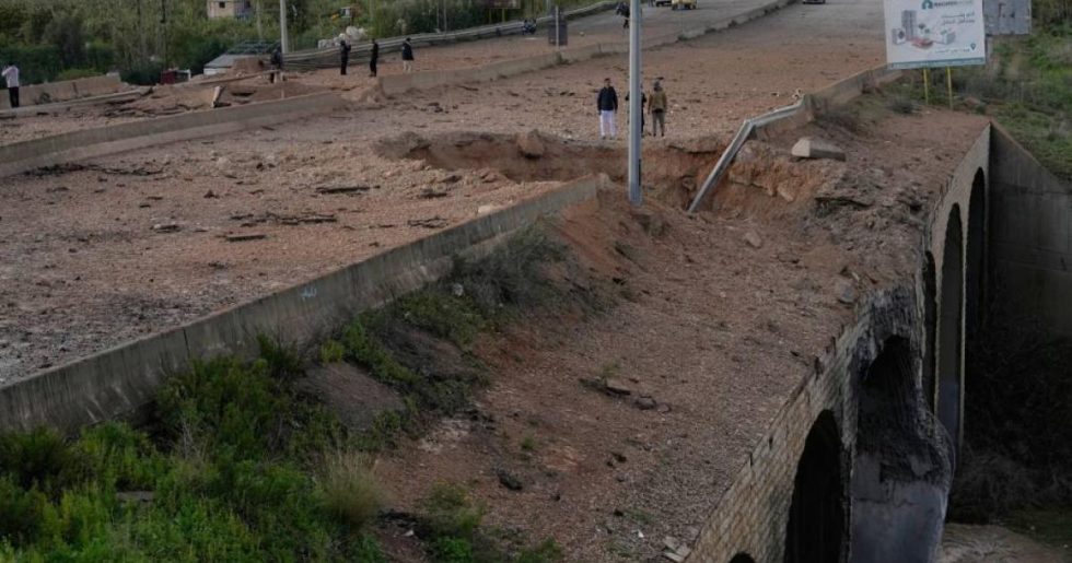 Ισραηλινά πλήγματα κατέστρεψαν στρατηγική γέφυρα στον νότιο Λίβανο